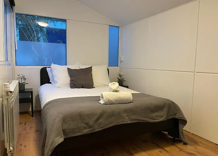 ゲストハウス New Garden View Delta